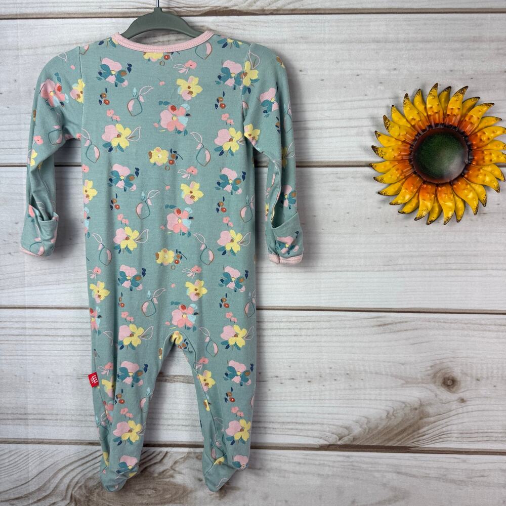 Magnetic Me Baby Girls Footed Pajamas Notting Hill Print Sleepwear 0-3 Months - Picture 2 of 3